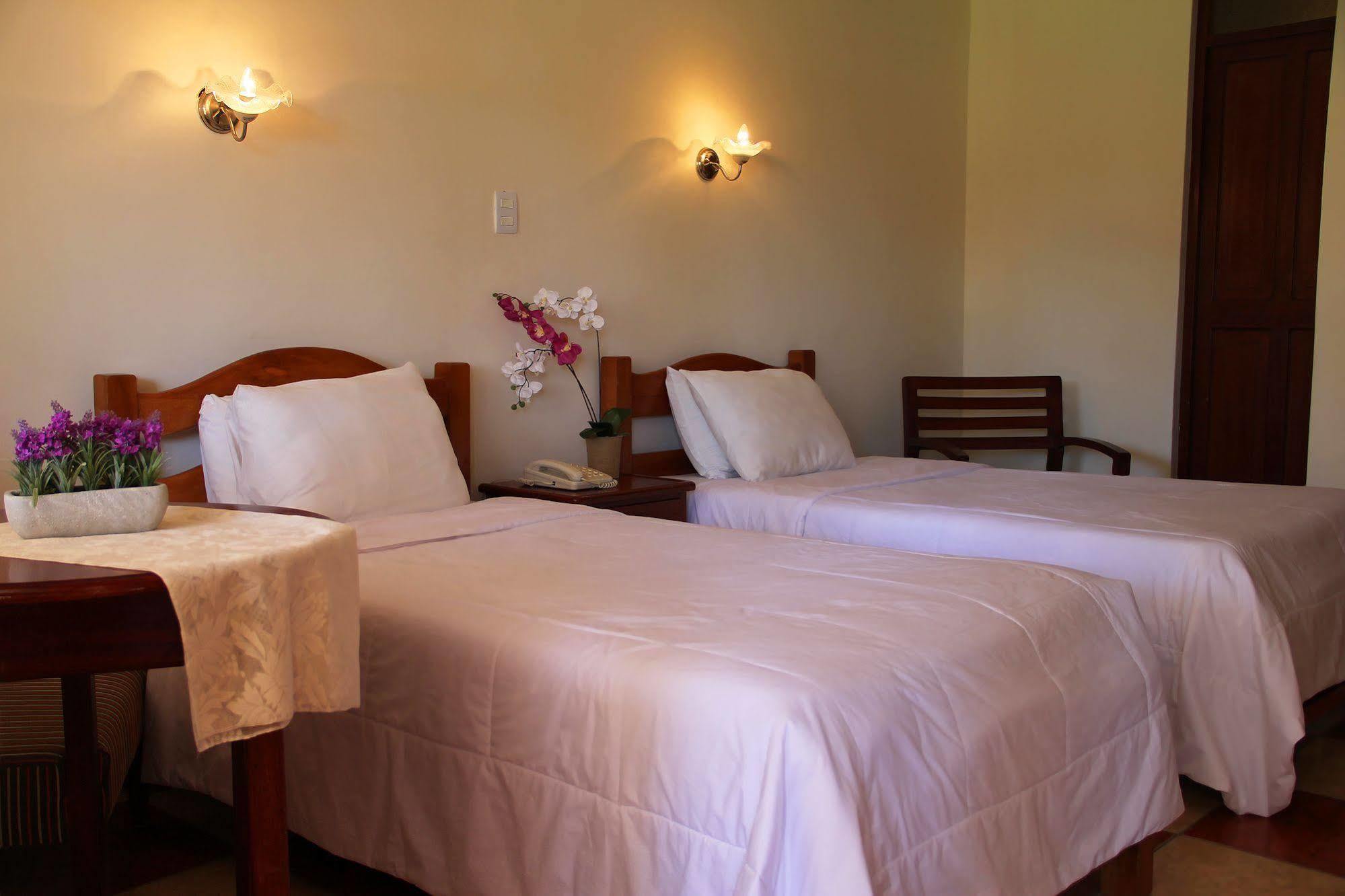 Hotel Villa De Valverde Ica Extérieur photo